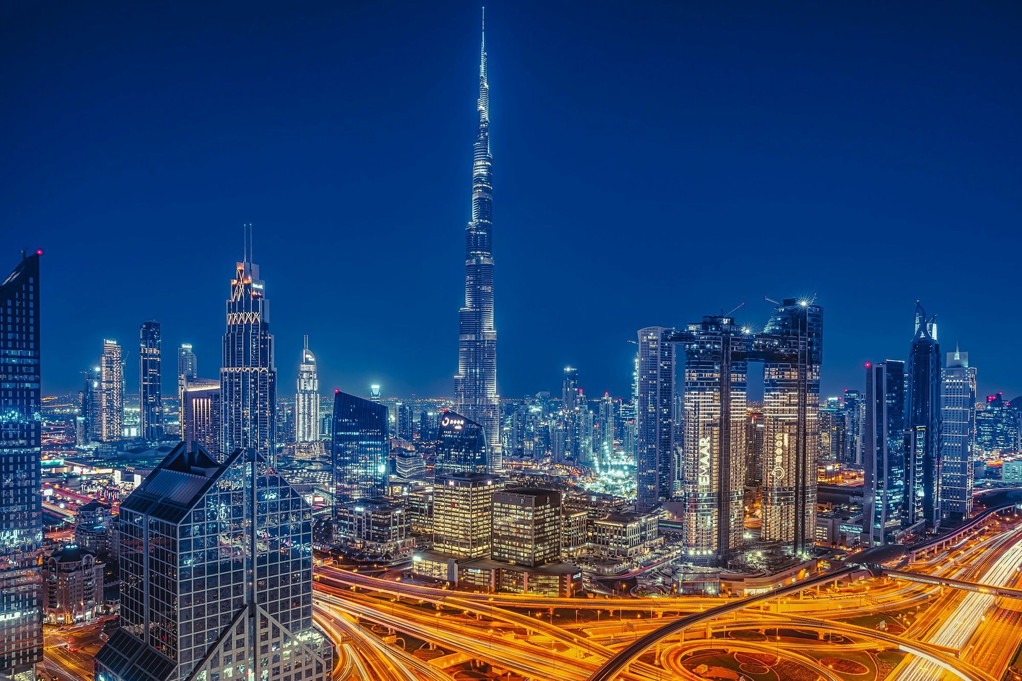 Το Downtown Dubai και το Burj Khalifa στο σούρουπο